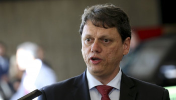 Tarcísio sanciona lei contra exigência de comprovante de vacinação da Covid-19 em SP